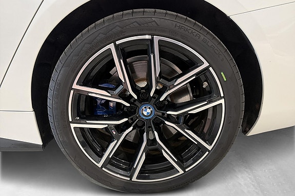 BMW i4 23 of 27
