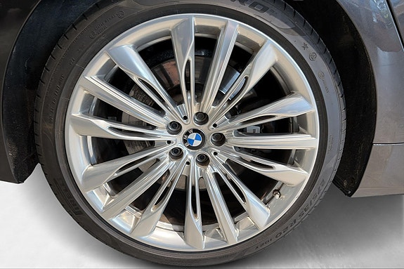 BMW 750i 20 of 30