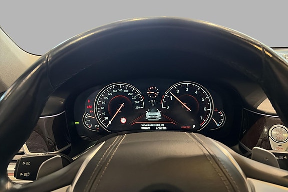 BMW 750i 12 of 30