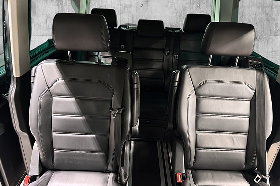 Volkswagen Multivan 22 of 25