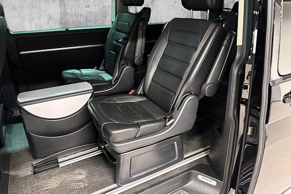 Volkswagen Multivan 20 of 25