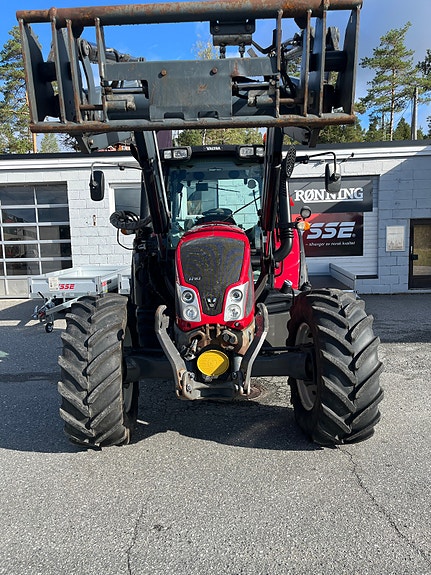 Valtra N163D m/Ølmstad Bunn og buk 2014, kr 630 000,-