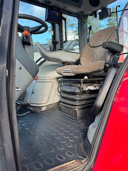 Valtra N163D m/Ølmstad Bunn og buk 2014, kr 630 000,-