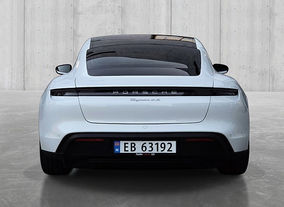 Porsche Taycan 18 of 30