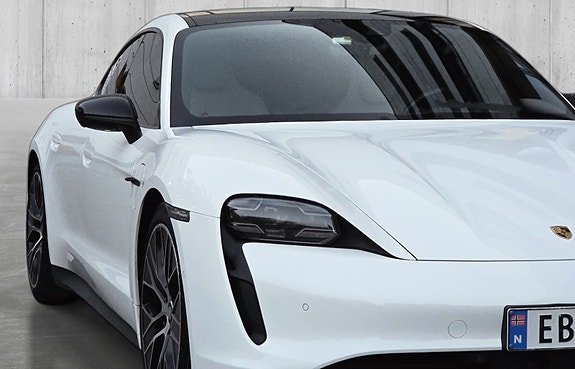 Porsche Taycan 19 of 30