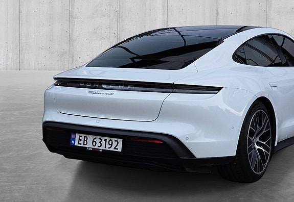 Porsche Taycan 5 of 30