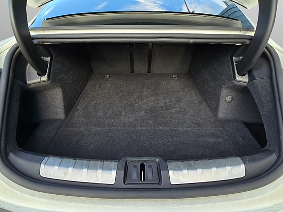 Porsche Taycan 29 of 30