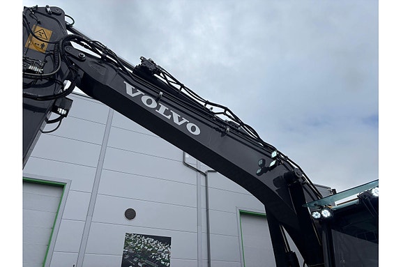 Volvo EC 140 EL 16 of 30