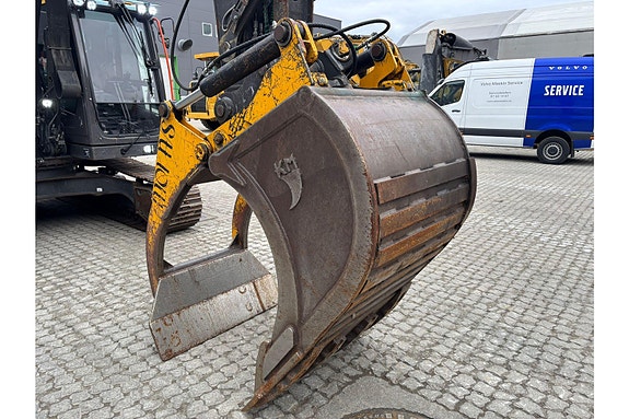Volvo EC 140 EL 11 of 30