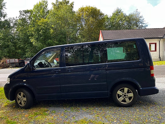 Volkswagen Multivan 3 of 17