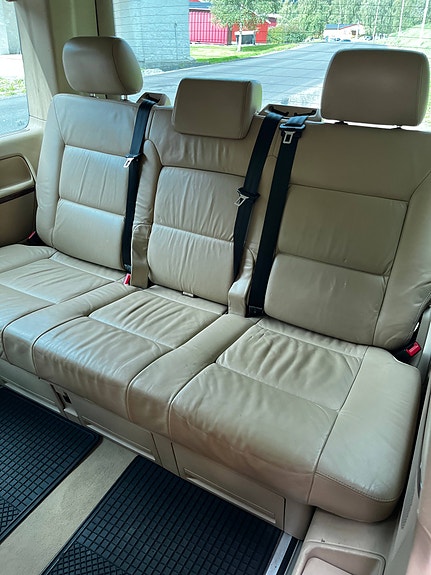 Volkswagen Multivan 7 of 17