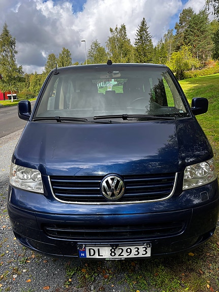 Volkswagen Multivan 2 of 17