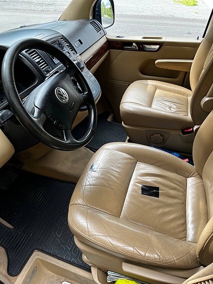 Volkswagen Multivan 6 of 17