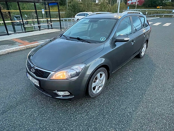 Kia Ceed 2 of 10