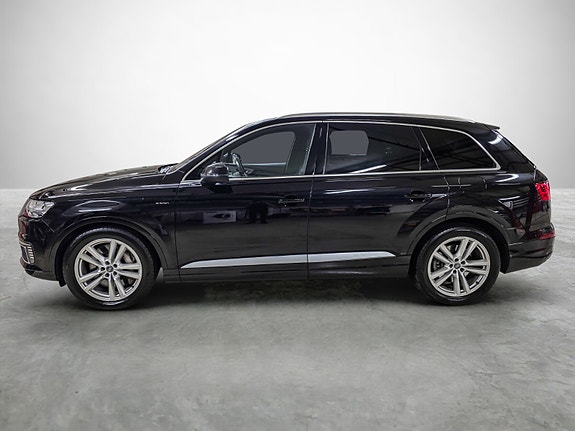 Audi Q7 2 of 30