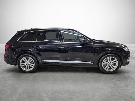 Audi Q7 6 of 30