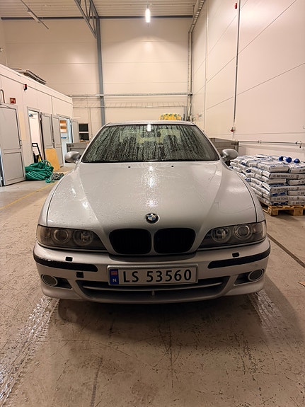 BMW M5 2 of 16