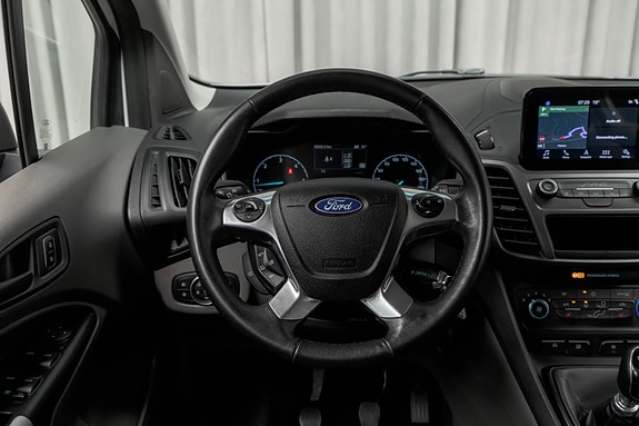 Ford Grand Tourneo Connect 15 of 30