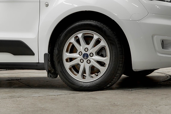Ford Grand Tourneo Connect 4 of 30