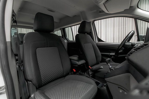 Ford Grand Tourneo Connect 12 of 30
