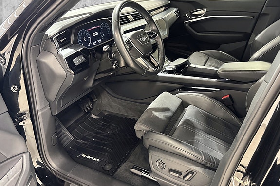 Audi Q8 e-tron 13 of 25