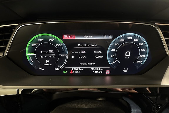 Audi Q8 e-tron 14 of 25