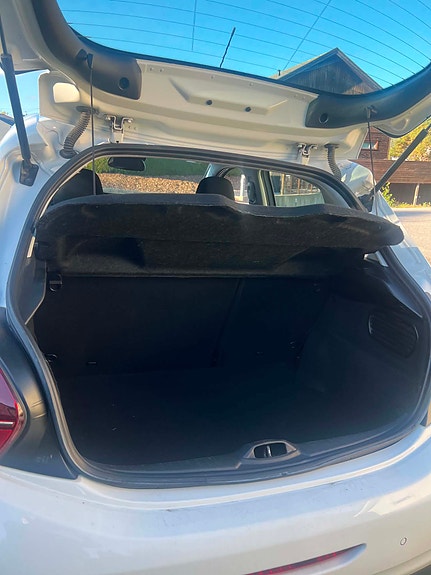 Peugeot 208 14 of 23