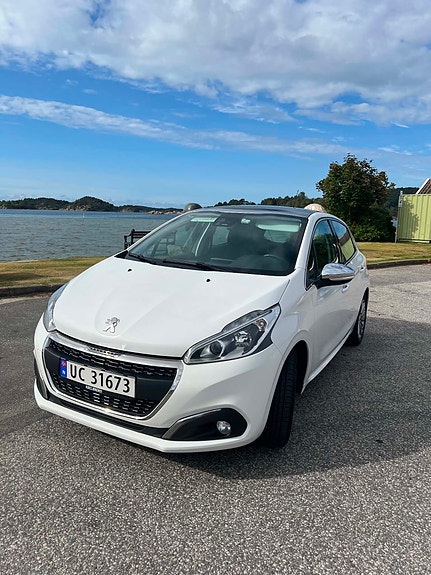 Peugeot 208 7 of 23