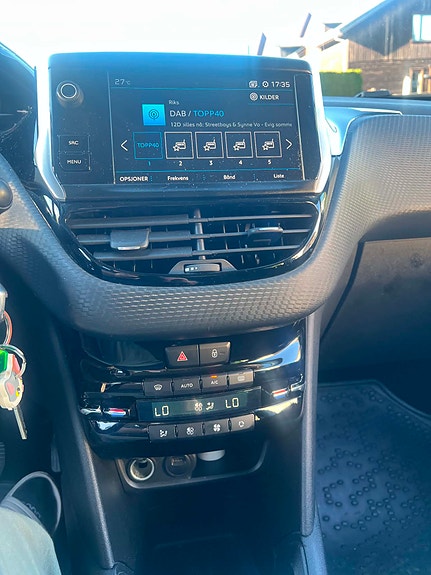 Peugeot 208 10 of 23