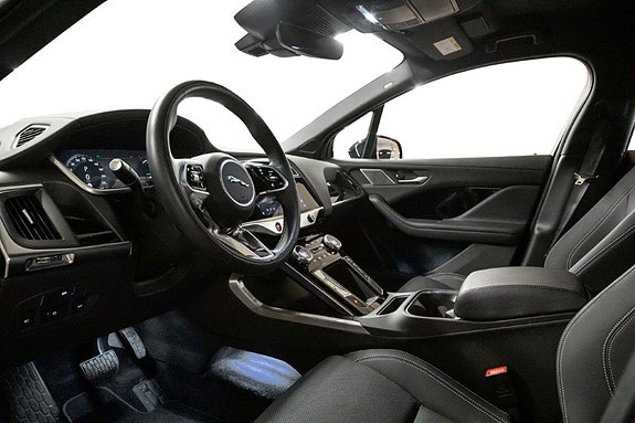 Jaguar I-PACE 14 of 30