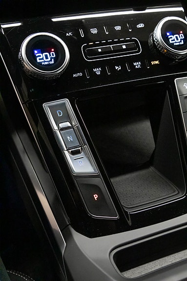 Jaguar I-PACE 23 of 30