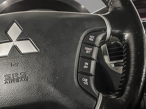 Mitsubishi Pajero 16 of 30