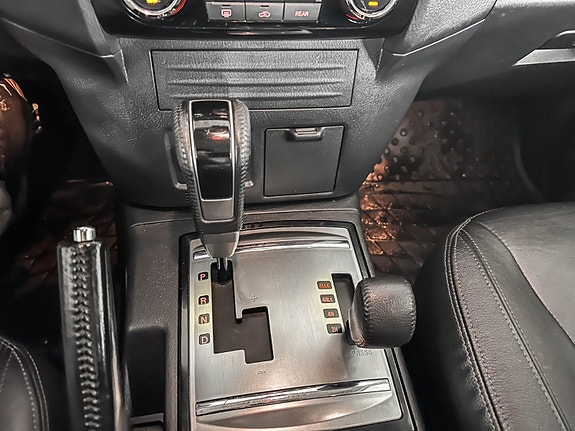 Mitsubishi Pajero 20 of 30