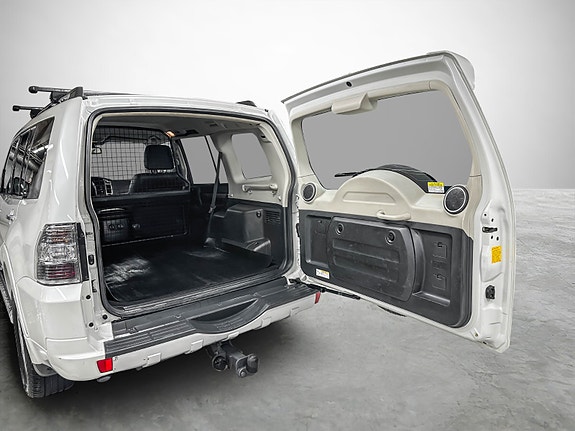 Mitsubishi Pajero 29 of 30