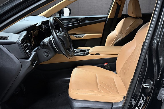 Lexus NX450h 10 of 25