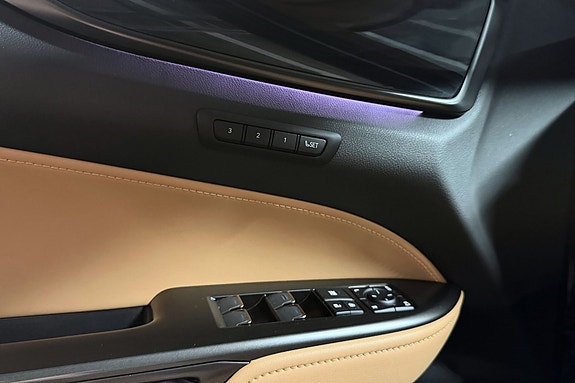 Lexus NX450h 24 of 25