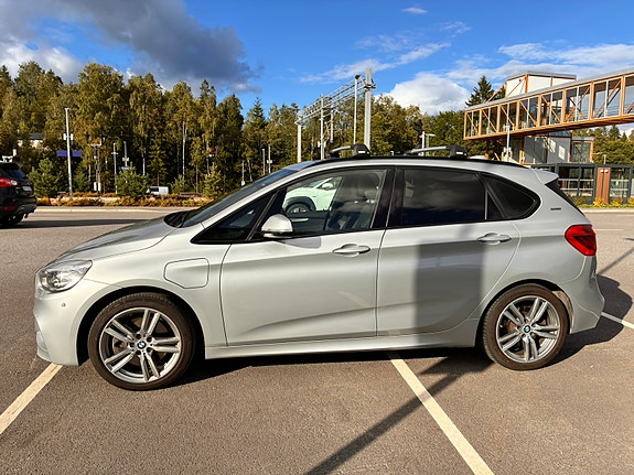 BMW 225xe 5 of 22