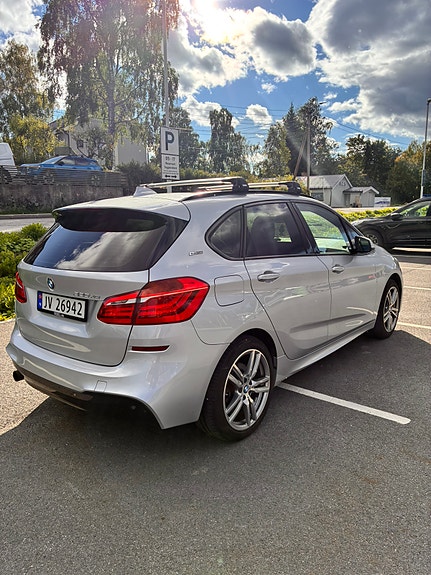 BMW 225xe 4 of 22