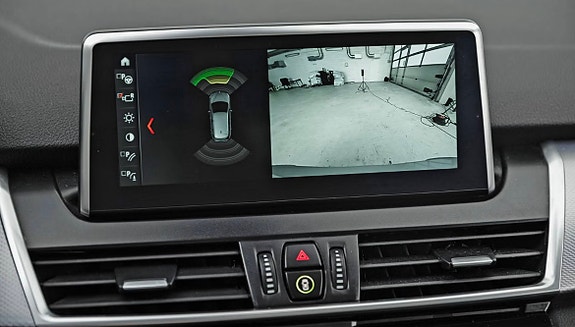 BMW 225xe 16 of 22