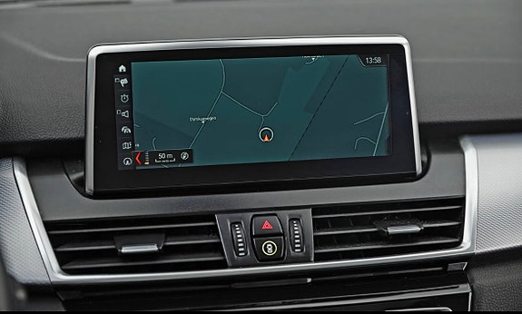 BMW 225xe 13 of 22