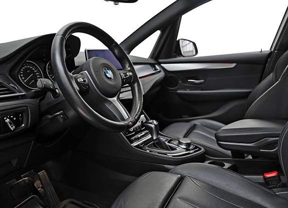BMW 225xe 7 of 22
