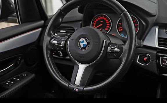 BMW 225xe 12 of 22