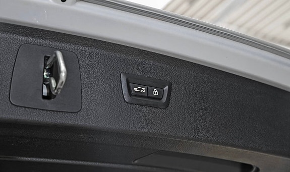 BMW 225xe 22 of 22
