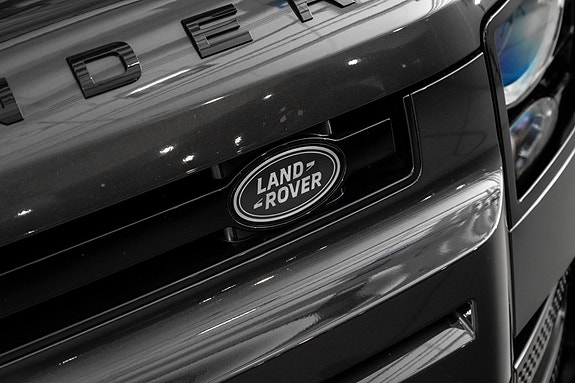 Land Rover Defender 110 6 of 30
