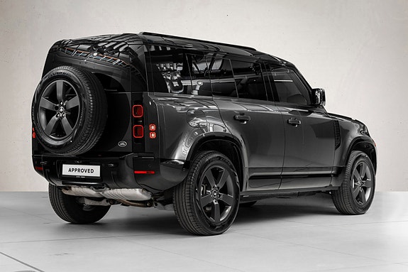 Land Rover Defender 110 7 of 30