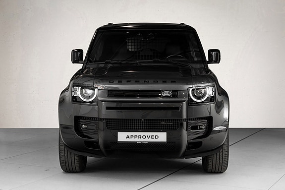 Land Rover Defender 110 4 of 30