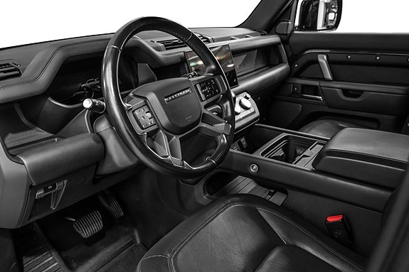 Land Rover Defender 110 13 of 30