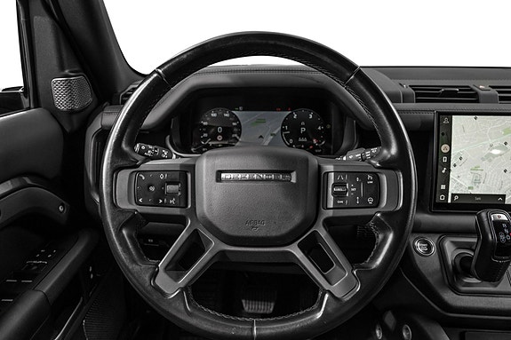 Land Rover Defender 110 14 of 30