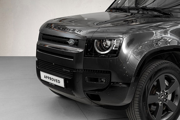 Land Rover Defender 110 3 of 30