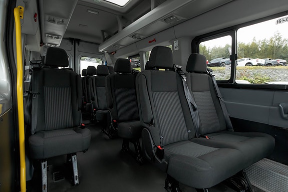 Ford Transit 9 of 30